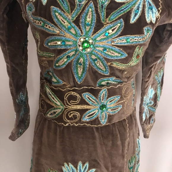 HANDMADE GOWN!! - Picture 4 of 7